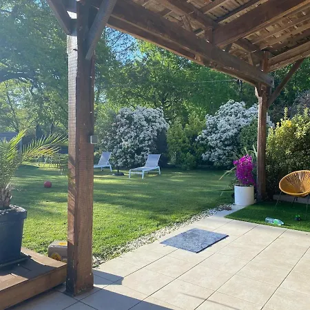 Grange Renovee Au Calme Le Barp
